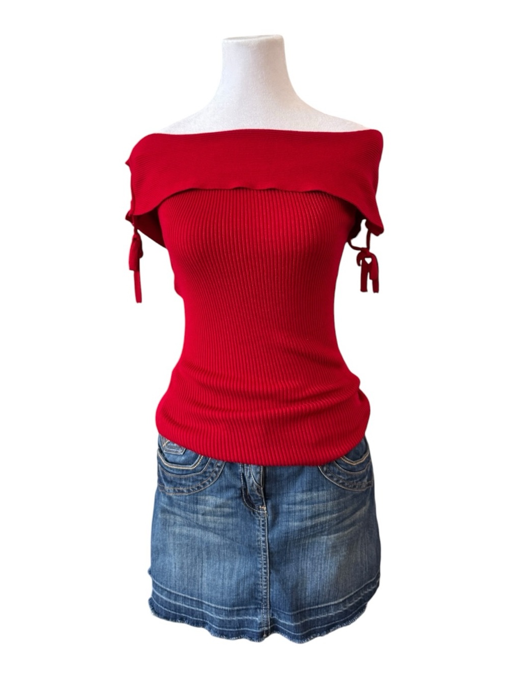Women’s Off-Shoulder Ribbed Sweater Top - Red